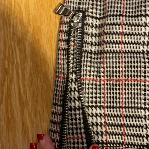 Express plaid mini skirt in red, white and black - Picture 6 of 12